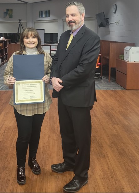 Photo of the February 2023 staff member of the month for Central Elementary Victoria Koenig with the principal